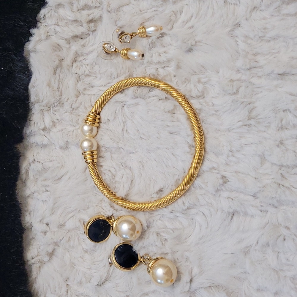 Pearlesque Goldtone Set